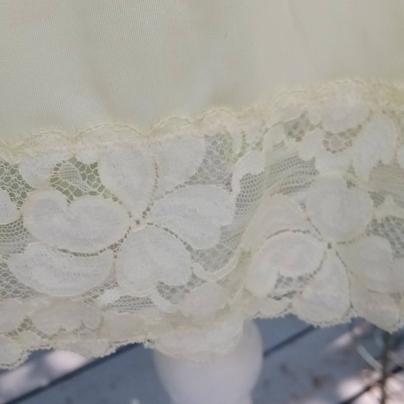 Vintage Slip Lingerie by Formfit Rogers - Picture 7 of 10